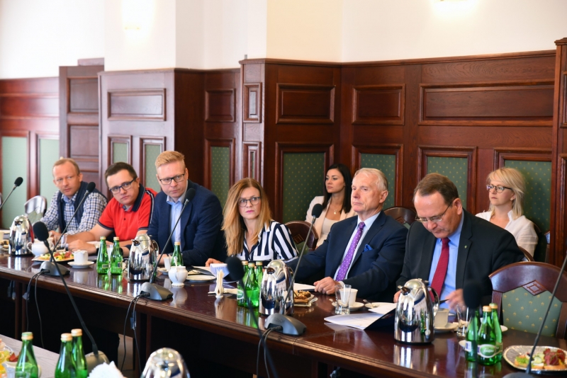 Prezydent rozmawiał z parlamentarzystami i radnymi województwa o wyzwaniach stojących przed Bydgoszczą