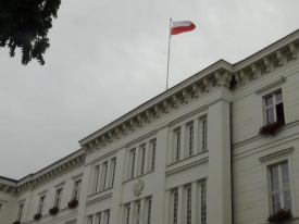 Wojewoda apeluje o wywieszenie flag narodowych