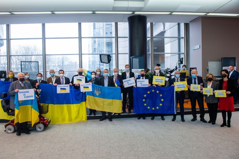 Zmalało w Polsce poparcie dla starań Ukrainy, ale nadaj zaliczamy się do bardziej życzliwych nacji