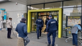 Inowrocławska policja zaczęła wystawiać mandaty za łamanie obostrzeń