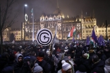Węgrzy wyszli na ulicę. Protestowali przed pałacem prezydenckim