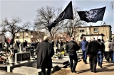 Nazistowski symbol przynieśli na pogrzeb bohatera Armii Krajowej