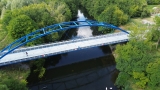 Malowniczy most nad Bluszczową Rzeką