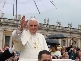 Wizyta w Meksyku i na Kubie przekonały papieża Benedykta XVI do abdykacji