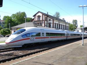 Fakty o przebiegu szybkiej kolei CPK przez nasz region (raport)