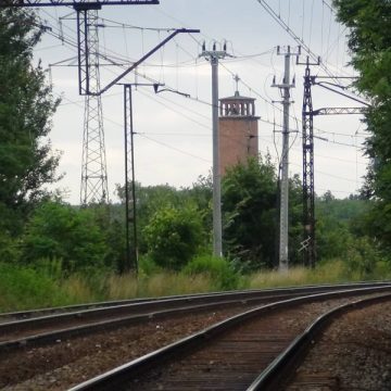 Marszałek twardo broni swojej wizji inwestycji drogowych i kolejowych