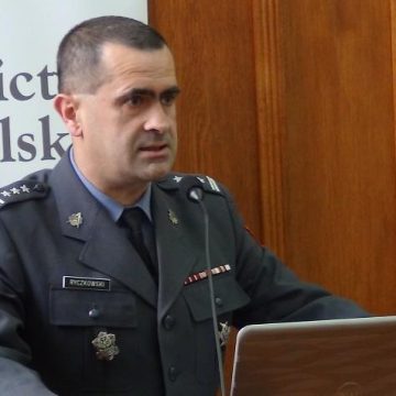 MON i lotnisko rozpoczynają rozmowy. W tle pozew przedsądowy