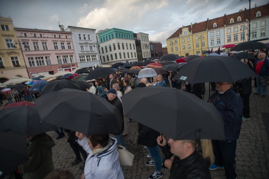 Projekt ,,Ratujmy Kobiety” zakładał więzienie za krytykę aborcji