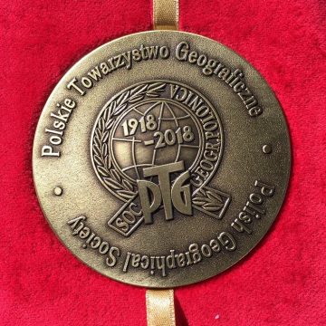 Inowrocławski nauczyciel z medalem Polskiego Towarzystwa Geograficznego