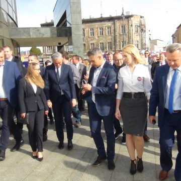 Biedroń przedstawił kandydatów lewicy na premiera