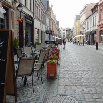 Uważam, że ogródki gastronomiczne można by ,,odmrozić” znacznie szybciej