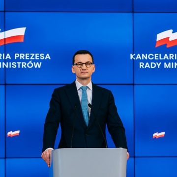 Premier: w ramach Tarczy Finansowej przeznaczamy dziennie ponad 1,5 mld zł na pomoc firmom