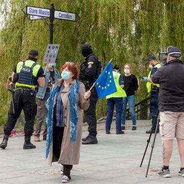 Sejmik krytycznie o działaniach Policji. Wzywa MSWiA i Komendanta Głównego do respektowania prawa