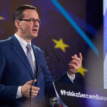 Morawiecki: pandemia koronawirusa to kryzys, jakiego nie widzieliśmy od lat; naród zdał egzamin