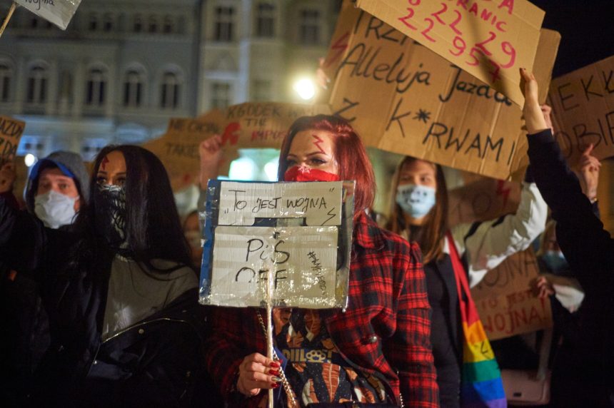 Kolejny dzień protestów – dzisiaj hałasowano na Starym Rynku