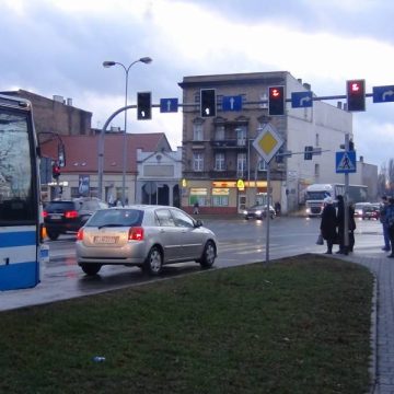 Powiat dzięki wsparciu rządowemu uruchamia linie autobusowe, pozostali przewoźnicy obawiają się bankructwa