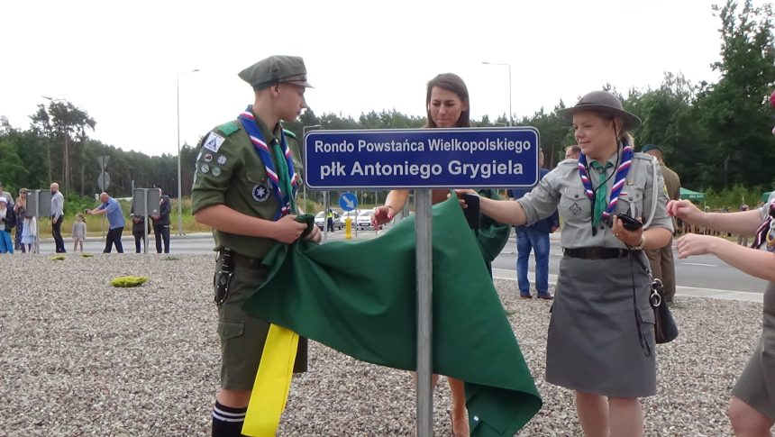 Powstaniec Wielkopolski od dzisiaj patronuje rondu turbinowemu w Białych Błotach