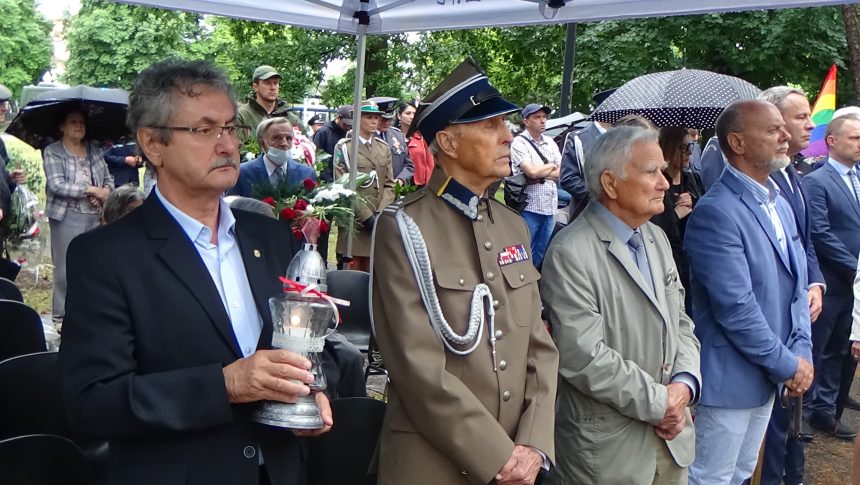 ,,To bezprzykładny heroizm, który zderzył się z równie bezprzykładnym bestialstwem”