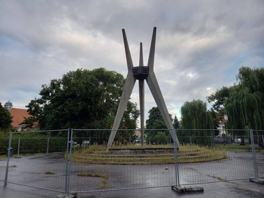 No to zrobiliśmy z komunistycznego symbolu zabytek