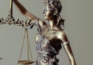 Akt oskarżenia przeciwko bydgoskiemu agentowi nieruchomości zarzuty – grozi mu nawet 10 lat więzienia 4d6e7486efaab23780f6940b9bcafeb5