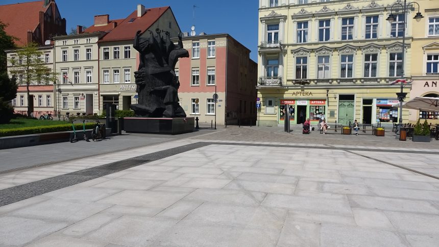 Stary Rynek przeszedł już wiosenne czyszczenie