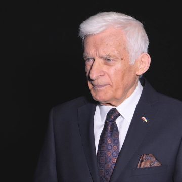 Jerzy Buzek: Odpowiedzią na kryzysy, z którymi boryka się Europa energia odnawialna i bliższa współpraca z USA