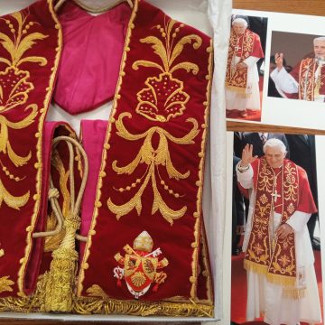 76f20df130efd1cc9818028a647ea09c Papież Benedykt XVI w testamencie zapisał Bydgoszczy swoje pamiątki. Diecezja tworzy muzeum