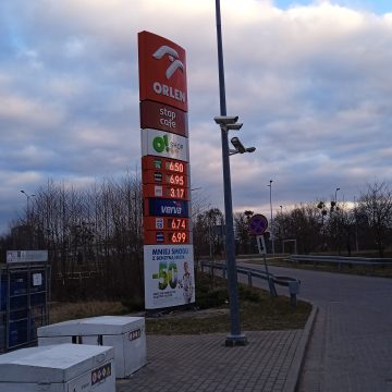 W te wakacje paliwo powinno być wyraźnie tańsze niż przed rokiem