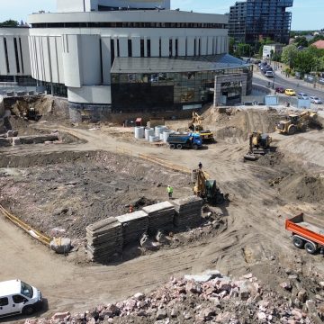 86e9ca57fe14e9530ba4a42773112550 Pozostałości starej Bydgoszczy na Placu Teatralnym zakopane. Ruszyła budowa czwartego kręgu