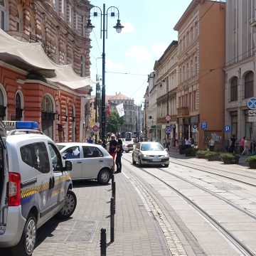 Kierowcy nie nauczyli się parkować, to zamiast parkingu powstać może ogródek gastronomiczny