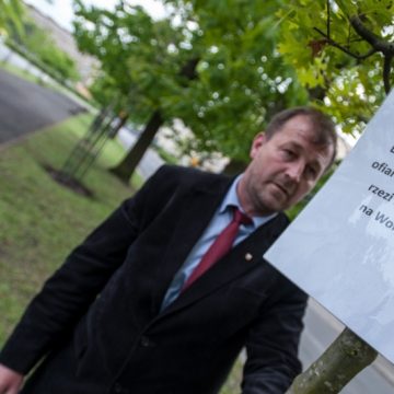 06f6ec1e5040b784cc13c4475a778653 Radny PiS przegrywa z liderem KOD w sądzie. Będzie musiał przeprosić za insynuowanie pobicia