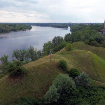 Na dzisiaj nie ma dojścia do Wyszogrodu drogą publiczną, kiedyś ma być