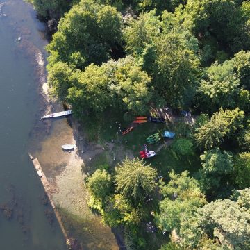 8102097f4b620b3f7716e392819d4e97 Co roku na kajakach wspominają rocznicę spływu Karola Wojtyły Brdą. W tym roku przypadnie 70. rocznica