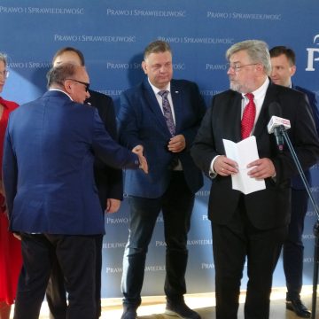 283945ec2f18e3e79d8517492439da96 W sprawie Latosa wiele niedomówień. Kozanecka niżej za karę