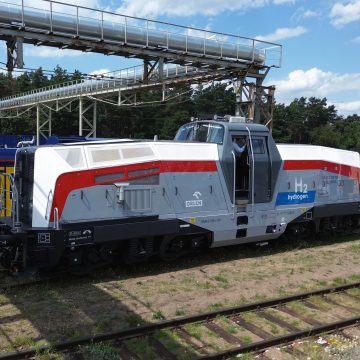 Orlen pierwszym nabywcą wodorowej lokomotywy stworzonej przez PESA