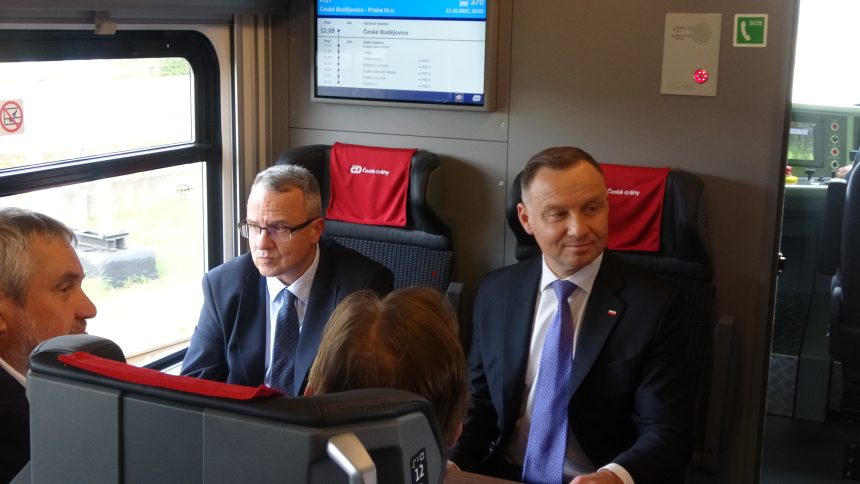 Prezydent Andrzej Duda odwiedził z gospodarską wizytą zakłady PESA. ,, Śmiało mogę powiedzieć, że to jest nasza duma”