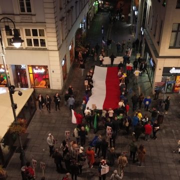 Opozycja już zwołała wiec, aby świętować zmianę władzy