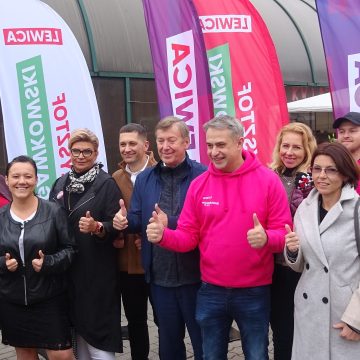 Ostatni akord kampanii wyborczej Nowej Lewicy. O seniorach przed targowiskiem