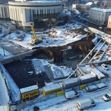 Przy Operze Nova powstaje parking podziemny. Na nim zlokalizowany zostanie czwarty krąg