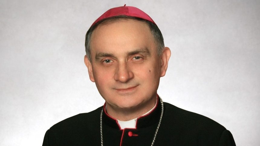 Bp. Włodarczyk wzywa wiernych do refleksji: Zamiast języka pogardy używajmy języka Jezusa