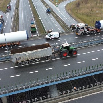 Rolnicy odblokowali część obwodnicy Bydgoszczy. Ostatnie godziny protestów