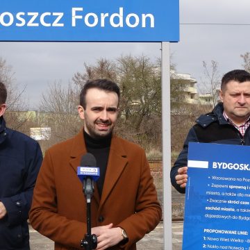 Kampania wyborcza: Koncepcja kolei miejskiej i zarzuty o ustawę metropolitalną