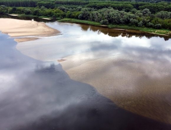 Październik kolejnym miesiącem niskiego stanu Wisły. Jutro możliwy znaczny spadek