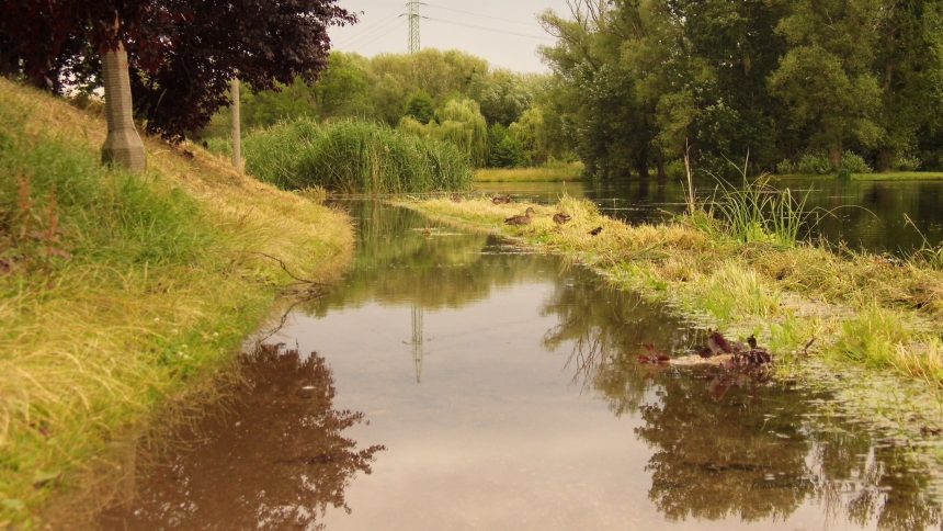 Brda wylała na bulwary. Może mieć to związek z sytuacją pod Chojnicami