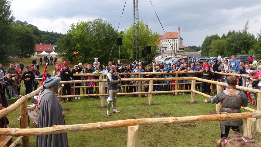 Kwiat rycerstwa polskiego opuścił bitwę z powodu podmokłego pola. Krzyżacy zrobili to samo