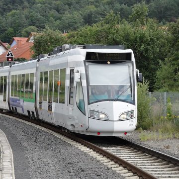 Dlaczego w debacie o tramwaju z Bydgoszczy do Torunia pominięto rozwiązanie tramwaju dwusystemowego?