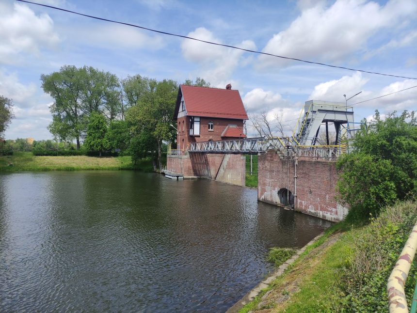 Mała elektrownia wodna w Czersku Polskim przejdzie modernizację i nieznacznie wzmocni moc