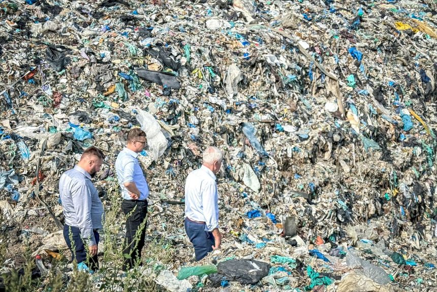 Pakość to dzisiaj wielkie wysypisko śmieci. Zapłacą za to mieszkańcy