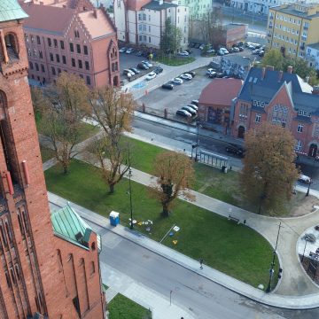 Rewitalizacja Placu Kościeleckich dobiegła końca. Przypominamy jej przebieg