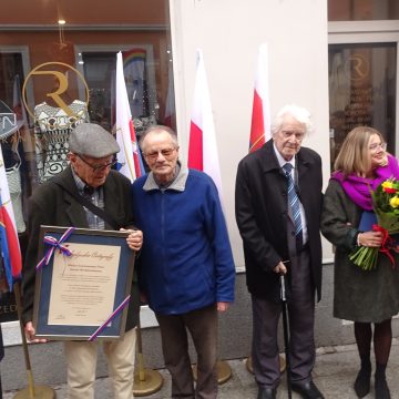 Kolejne wybitności dołączyły do Alei Bydgoskich Autografów. Jeden przypomniał o roli lotniczej Bydgoszczy